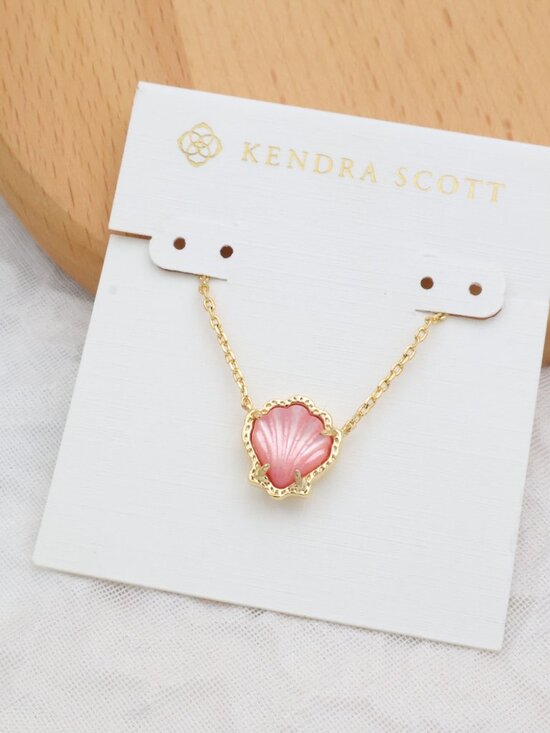 Kendra Scott Jewelry - Kendra Scott Brynne Gold Shell Pendant Necklace